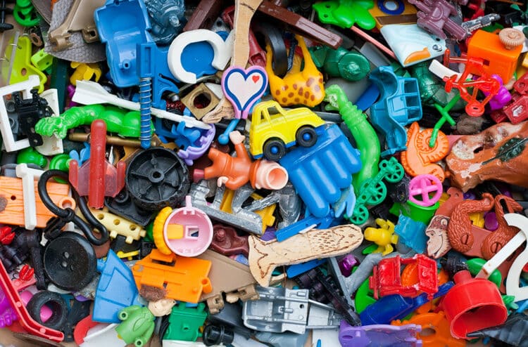 Déchets jouets en plastique