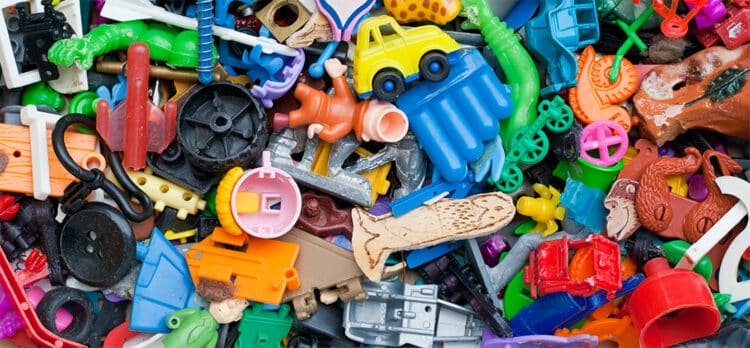 Recyclage des jouets d'enfants